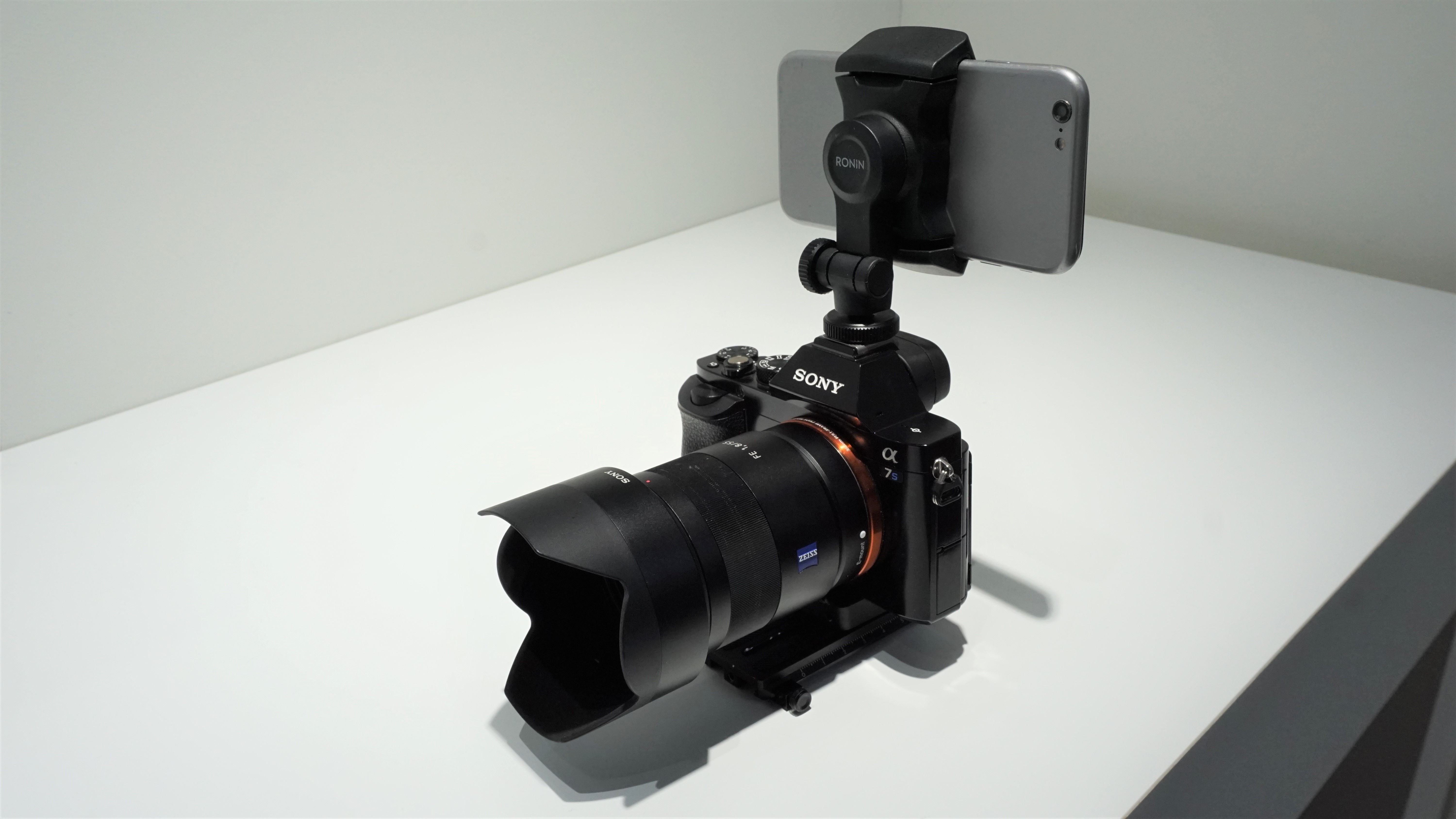 Ronin-SC のバランス調整【応用編】カメラの上にスマホも載せてみた 
