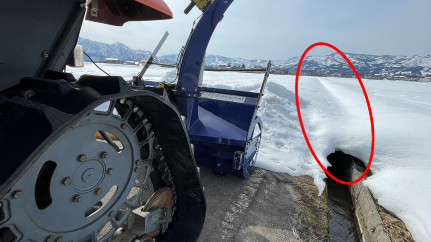 除雪作業も効率化！自動操舵トラクターでハンドル操作不要の雪かきを